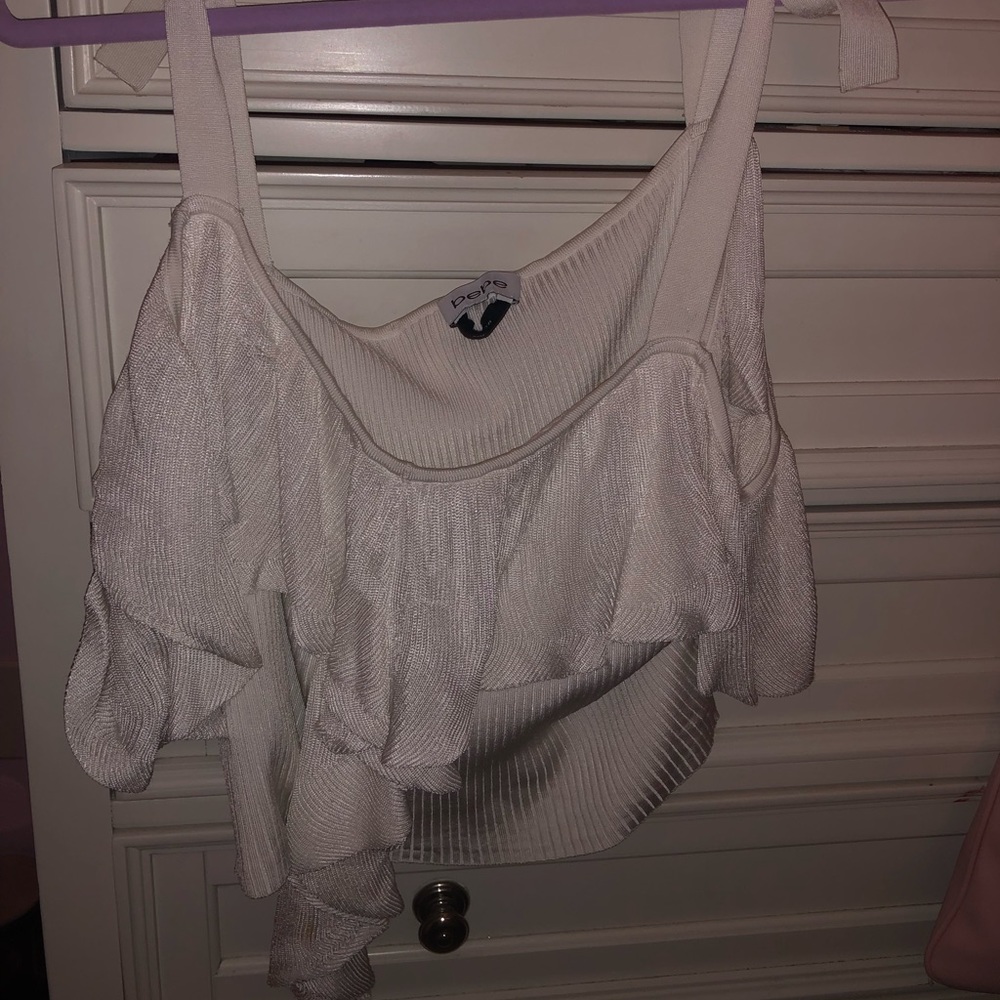 Loose cropped top. Not really a crop top